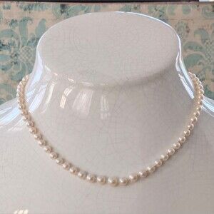 Graduated Vintage Pearl Necklace 16"